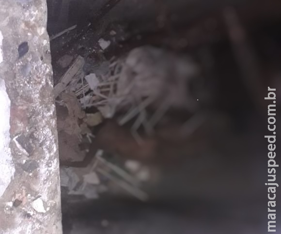 Corpo de mulher é encontrado em imóvel abandonado Corpo de mulher é encontrado em imóvel abandonado
