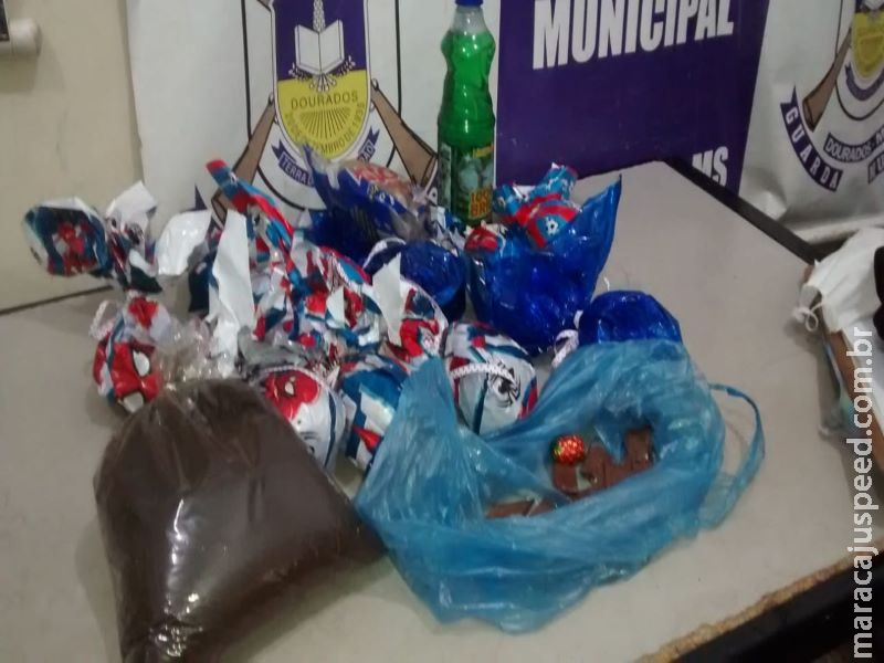 GM prende homem com materiais furtados de escola GM prende homem com materiais furtados de escola