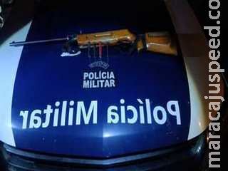 Homem tem armas apreendidas após agredir mãe idosa e o neto de 6 anos Homem tem armas apreendidas após agredir mãe idosa e o neto de 6 anos