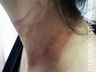 Marido enforca jovem com corda depois de acusá-la de que filho seria de amante Marido enforca jovem com corda depois de acusá-la de que filho seria de amante