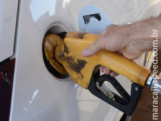 Nova gasolina começa a ser vendida e pode ser até 12 centavos mais cara por litro
