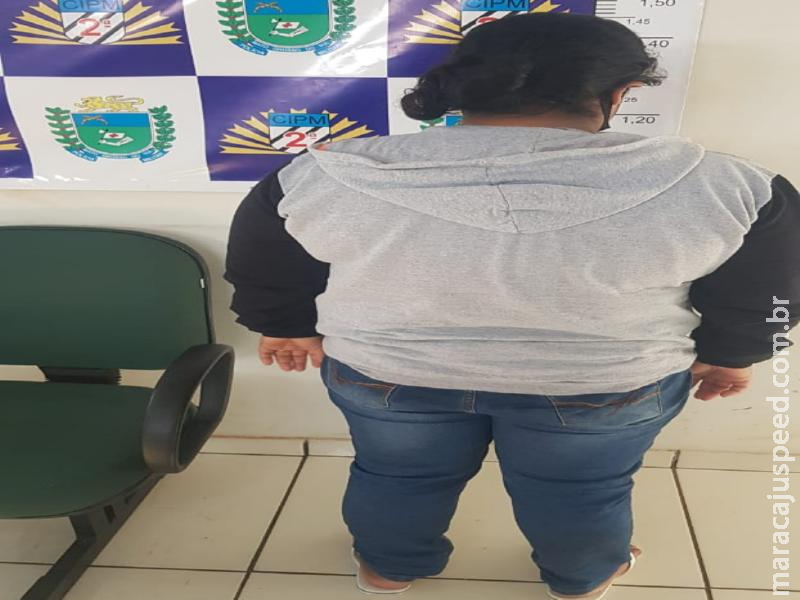 Polícia Militar de Maracaju prende mulher com mandado de prisão. Autora já usava tornozeleira eletrônica Polícia Militar de Maracaju prende mulher com mandado de prisão. Autora já usava tornozeleira eletrônica