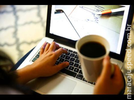 Serviço público tem mais pessoal em trabalho remoto que setor privado 