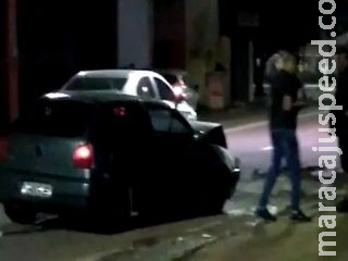Três carros se envolvem em acidente na Avenida das Bandeiras Três carros se envolvem em acidente na Avenida das Bandeiras