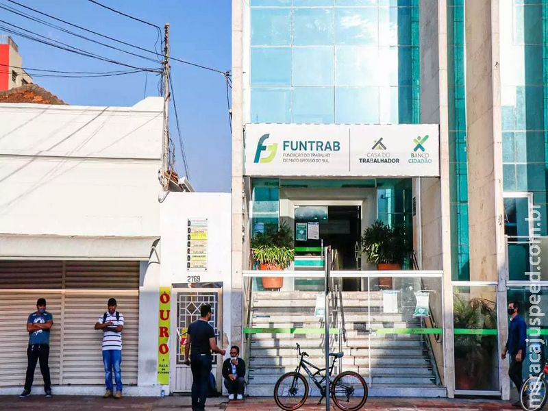 Agência começa a semana com 355 vagas de empregos na Capital 