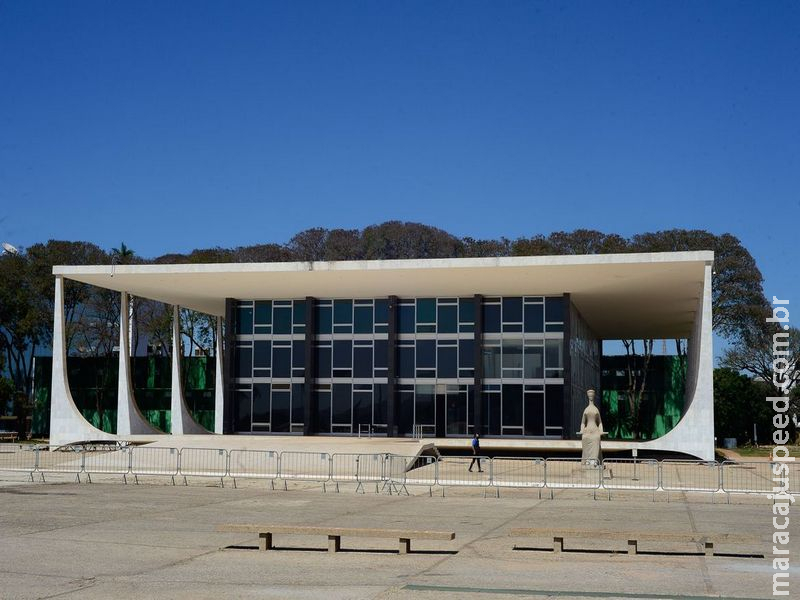 AGU recorre ao STF para que Bolsonaro preste depoimento por escrito AGU recorre ao STF para que Bolsonaro preste depoimento por escrito