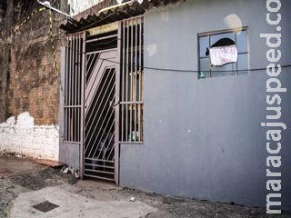 Após matar vizinha esfaqueada, mulher manda áudio para irmã avisando que vai ‘meter faca em todo mundo’ Após matar vizinha esfaqueada, mulher manda áudio para irmã avisando que vai ‘meter faca em todo mundo’