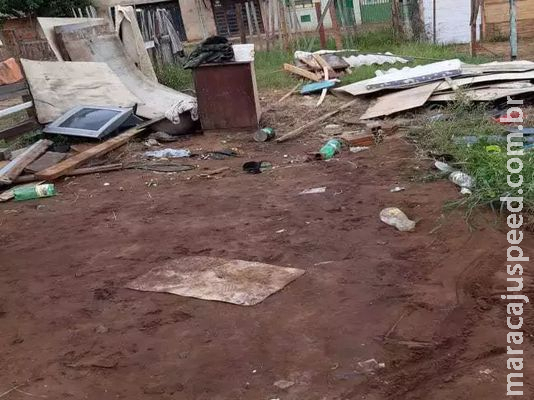 Barraco é destruído e moradora grávida fica sem ter onde morar 