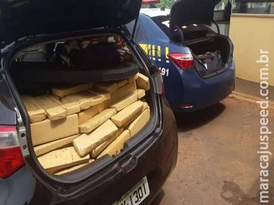 Carro com placas de São Paulo é flagrado com mais de 300 quilos de maconha em MS Carro com placas de São Paulo é flagrado com mais de 300 quilos de maconha em MS