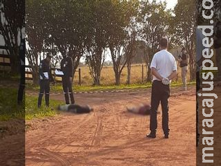 Casal é encontrado morto com tiro na cabeça em estrada vicinal em Campo Grande Casal é encontrado morto com tiro na cabeça em estrada vicinal em Campo Grande