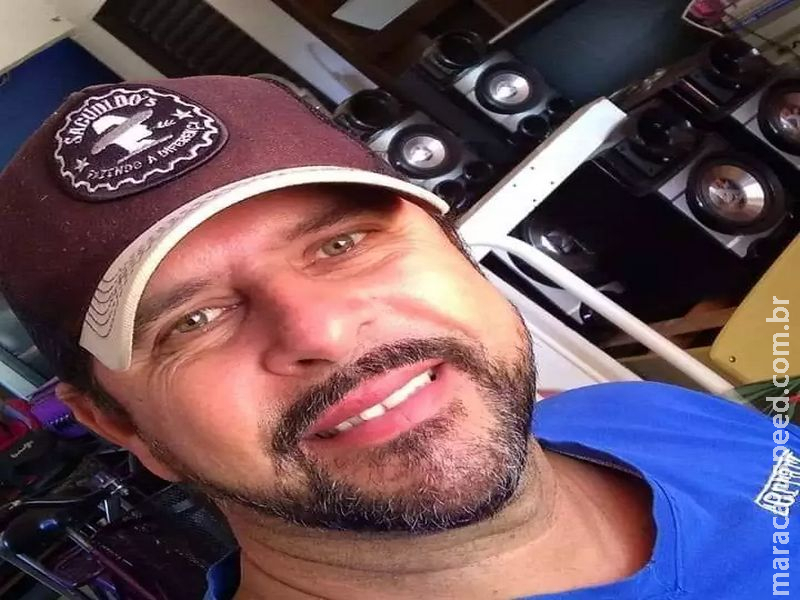 Comerciante em surto morre baleado ao tentar invadir delegacia Comerciante em surto morre baleado ao tentar invadir delegacia
