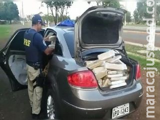 Durante perseguição, PRF atira contra pneus e para traficante com mais de 700 quilos de maconha