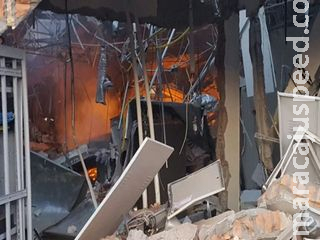 Explosão em mesquita de Bangladesh deixa ao menos 11 mortos e dezenas de feridos Explosão em mesquita de Bangladesh deixa ao menos 11 mortos e dezenas de feridos