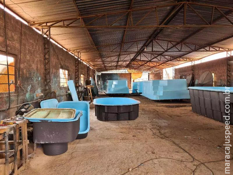 Fábrica ilegal de piscinas e caixas d Fábrica ilegal de piscinas e caixas d