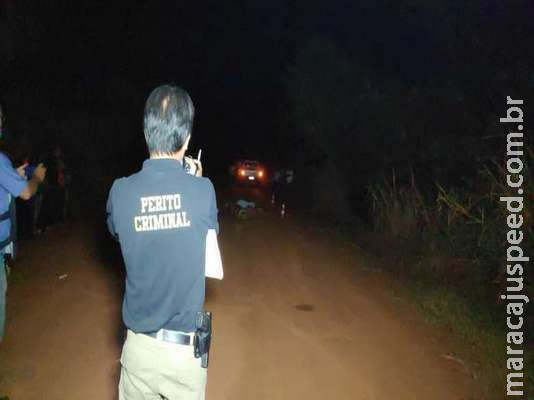 Homem morre ao bater moto de frente com caminhonete da patroa Homem morre ao bater moto de frente com caminhonete da patroa