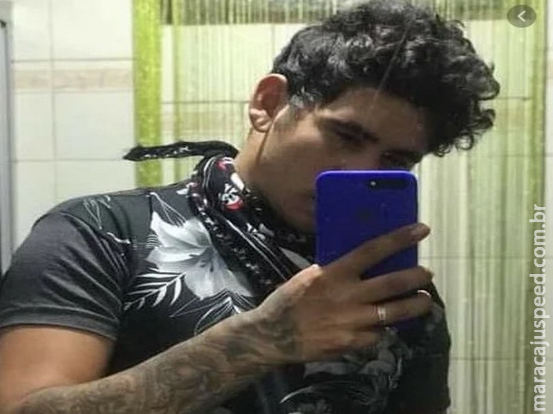 Jovem é executado a tiros por dupla de moto na região de fronteira Jovem é executado a tiros por dupla de moto na região de fronteira