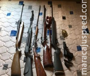 Jovem é preso com armamento dentro de residência Jovem é preso com armamento dentro de residência
