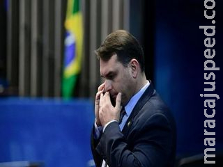 Juíza atende Flávio Bolsonaro e proíbe Globo de exibir documentos de caso ‘rachadinhas’