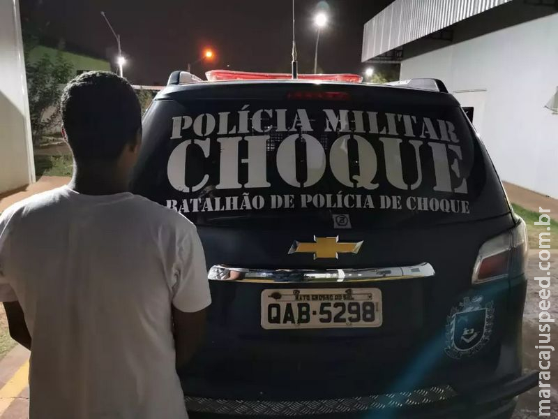 Ladrão confessa acordar todo dia 5h para roubar em ponto de ônibus Ladrão confessa acordar todo dia 5h para roubar em ponto de ônibus