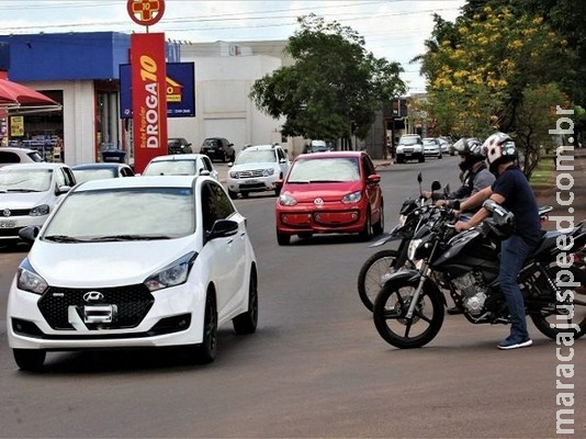 Licenciamento de veículos com placa final 9 pode ser feito via internet