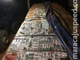 Polícia encontra carreta com cigarro próximo de pista de avião em fazenda de MS Polícia encontra carreta com cigarro próximo de pista de avião em fazenda de MS