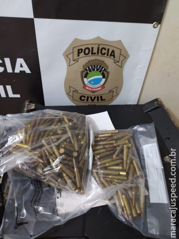 Polícia flagra trio com munições e drogas em Dourados Polícia flagra trio com munições e drogas em Dourados