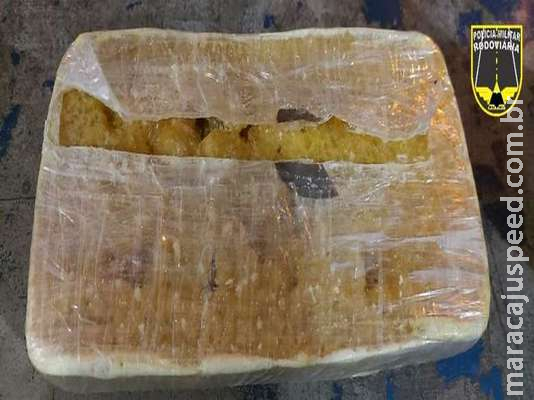 Polícia localiza cocaína em veículo e prende condutor Polícia localiza cocaína em veículo e prende condutor