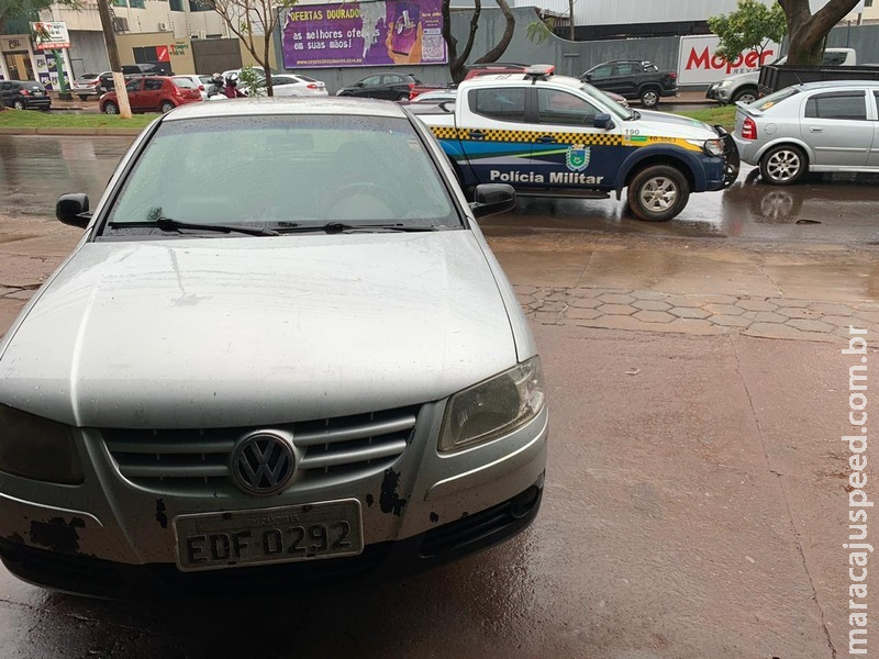 Polícia recupera carro tomado em golpe do falso deposito em Dourados Polícia recupera carro tomado em golpe do falso deposito em Dourados