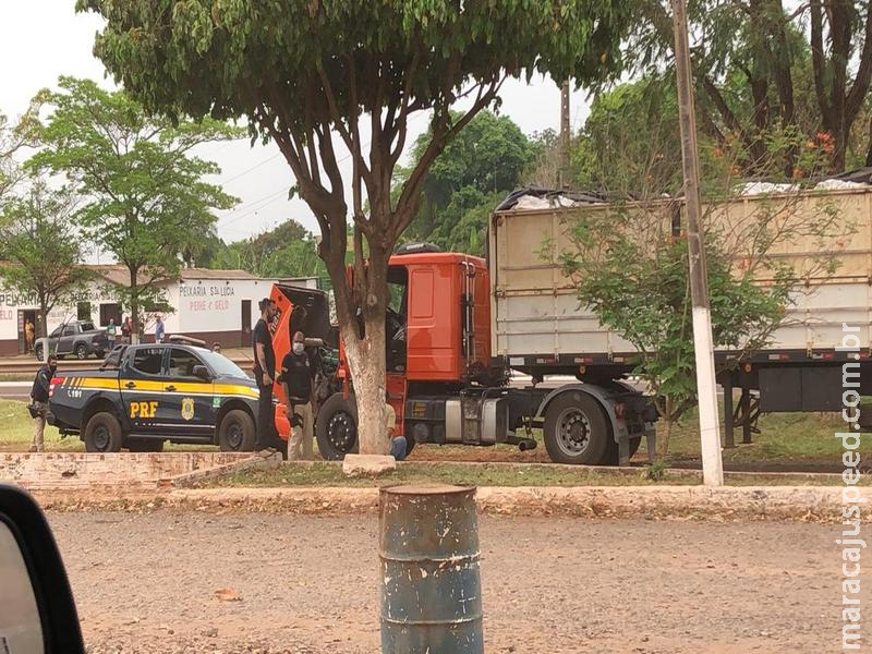 PRF flagra Scania com 45 kg de pasta base de cocaína em Anastácio