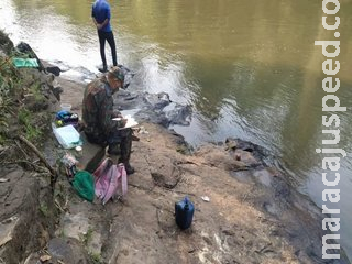 Seis são flagrados em pesca ilegal e polícia aplica multa de R$ 2,3 mil Seis são flagrados em pesca ilegal e polícia aplica multa de R$ 2,3 mil