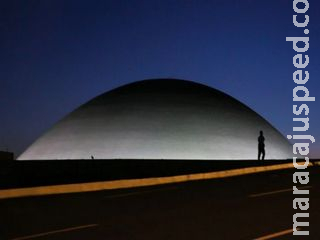 Senadores divergem sobre possibilidade de reeleição dos presidentes do Senado e da Câmara Senadores divergem sobre possibilidade de reeleição dos presidentes do Senado e da Câmara
