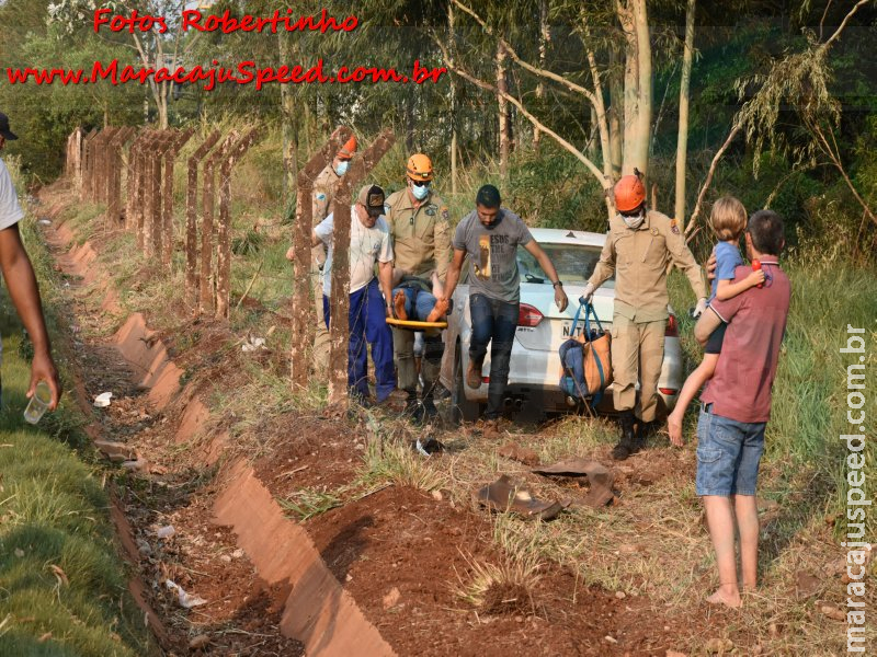 Maracaju: Condutora perde controle de veículo de luxo em curva na estrada da ADM Maracaju: Condutora perde controle de veículo de luxo em curva na estrada da ADM