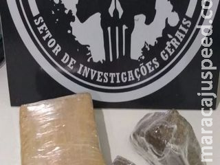 Alvo de operação continua a traficar e acaba flagrado com droga na geladeira Alvo de operação continua a traficar e acaba flagrado com droga na geladeira