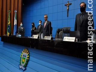 Assembleia aprova orçamento de 2021 e encerra sessão mais cedo em homenagem a Onevan Assembleia aprova orçamento de 2021 e encerra sessão mais cedo em homenagem a Onevan