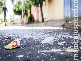 Bêbado bate em carro estacionado e vai parar na delegacia