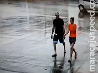 Câmeras de segurança flagram furto de carro em Dourados Câmeras de segurança flagram furto de carro em Dourados