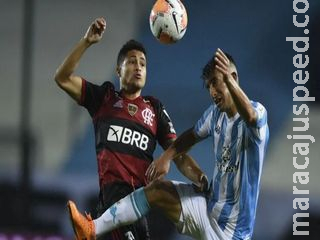 Com um a menos, Flamengo empata com o Racing na Argentina pela Libertadores Com um a menos, Flamengo empata com o Racing na Argentina pela Libertadores