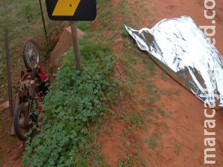 Corpo de motociclista é encontrado em estrada de MS e polícia investiga causa da morte Corpo de motociclista é encontrado em estrada de MS e polícia investiga causa da morte