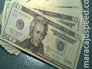 Dólar reduz queda à tarde com preocupações fiscais e fecha em R$ 5,43