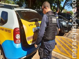 Fugido de hospital, homem sem CNH é preso pilotando moto com licenciamento vencido há 12 anos Fugido de hospital, homem sem CNH é preso pilotando moto com licenciamento vencido há 12 anos
