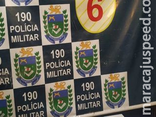 Ladrão é preso com revólver logo após roubar celular em frente de escola Ladrão é preso com revólver logo após roubar celular em frente de escola