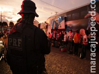 Mais de 190 bolivianos interceptados pela PRF em MS são deportados sob escolta pela PF Mais de 190 bolivianos interceptados pela PRF em MS são deportados sob escolta pela PF