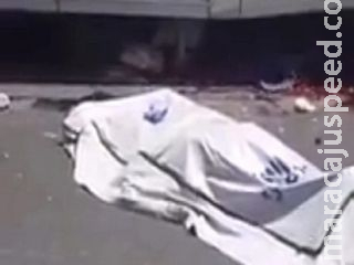 Moradora de rua come cérebro de motociclista morto em acidente Moradora de rua come cérebro de motociclista morto em acidente