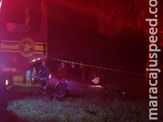 Motorista de prefeitura morre em acidente entre carro e caminhão tanque na BR-262 Motorista de prefeitura morre em acidente entre carro e caminhão tanque na BR-262