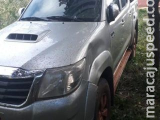 Motorista é ‘fechado’ por bandidos e tem Hilux roubada em rodovia