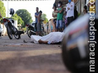 ‘Muito trabalhador e tranquilo’ dizem vizinhos de caminhoneiro morto com três tiros ao defender irmão