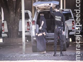 Vários malotes são levados para a PF durante a deflagração da Operação Enterprise Vários malotes são levados para a PF durante a deflagração da Operação Enterprise