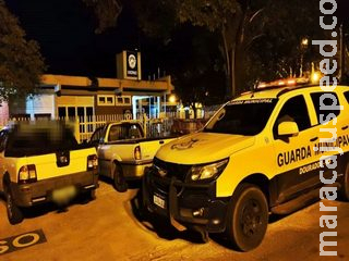 Após amigas furtarem carro, mulher causa tumulto é detida quando tentava devolver a chave Após amigas furtarem carro, mulher causa tumulto é detida quando tentava devolver a chave