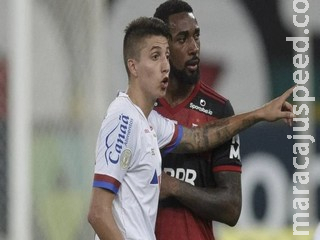 Gerson depõe sobre acusação de injúria racial: ‘Falo por todos os negros’ Gerson depõe sobre acusação de injúria racial: ‘Falo por todos os negros’
