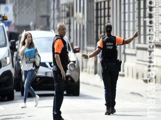Homem abre fogo em catedral histórica de Nova York e é baleado pela polícia Homem abre fogo em catedral histórica de Nova York e é baleado pela polícia